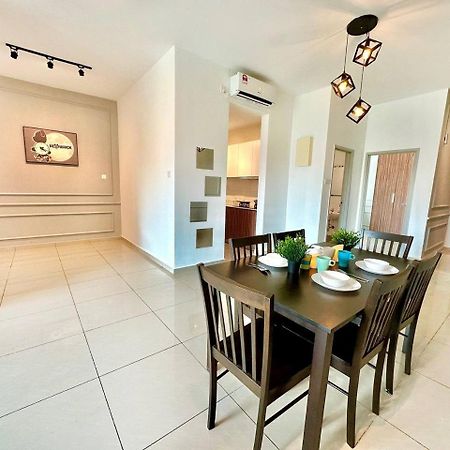 Seasons Luxury Apartment By Jk Home 新山 外观 照片