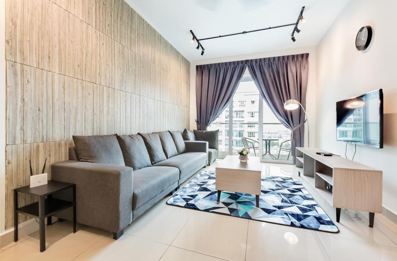 Seasons Luxury Apartment By Jk Home 新山 外观 照片